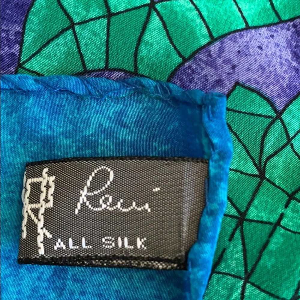 Signed silk Italian SCARF - Picture 4 of 14